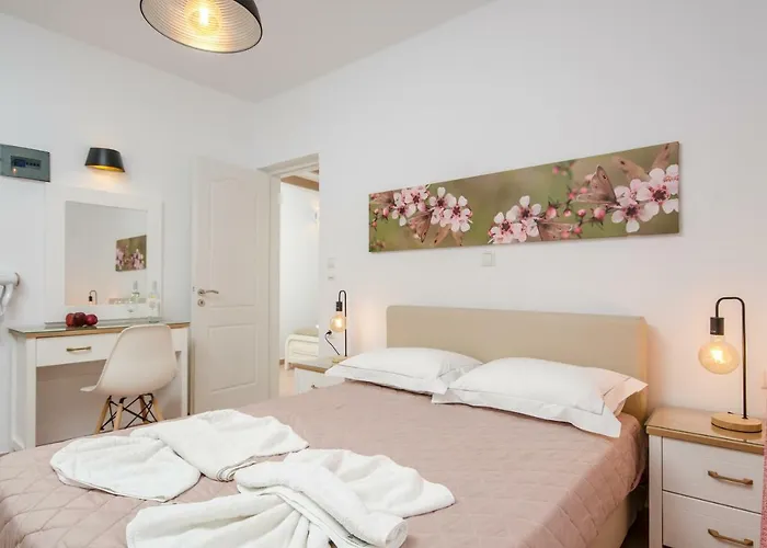 Antonia 3* Naxos City