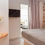 Antonia Studios 4*