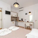 Aparthotel Antonia Studios 4*