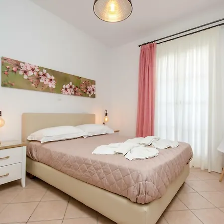 Antonia Studios 4*