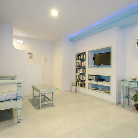 Antonia Studios 2*