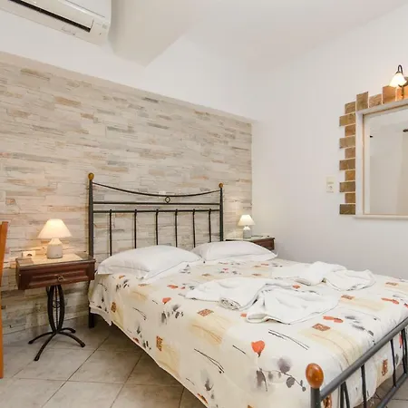 Antonia Studios 2* Naxos City