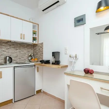 Antonia アパートホテル