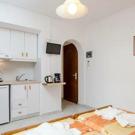 Antonia Studios Aparthotel 2*