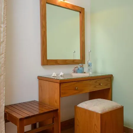 Antonia アパートホテル