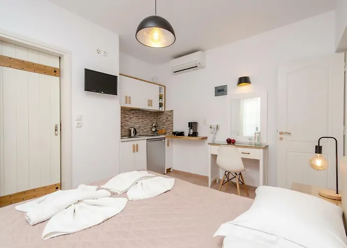 Aparthotel Antonia Studios 3*