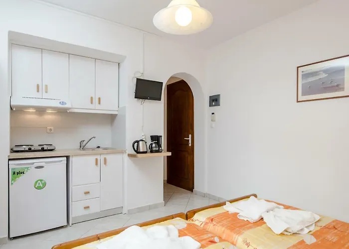 Antonia Studios Aparthotel 3*